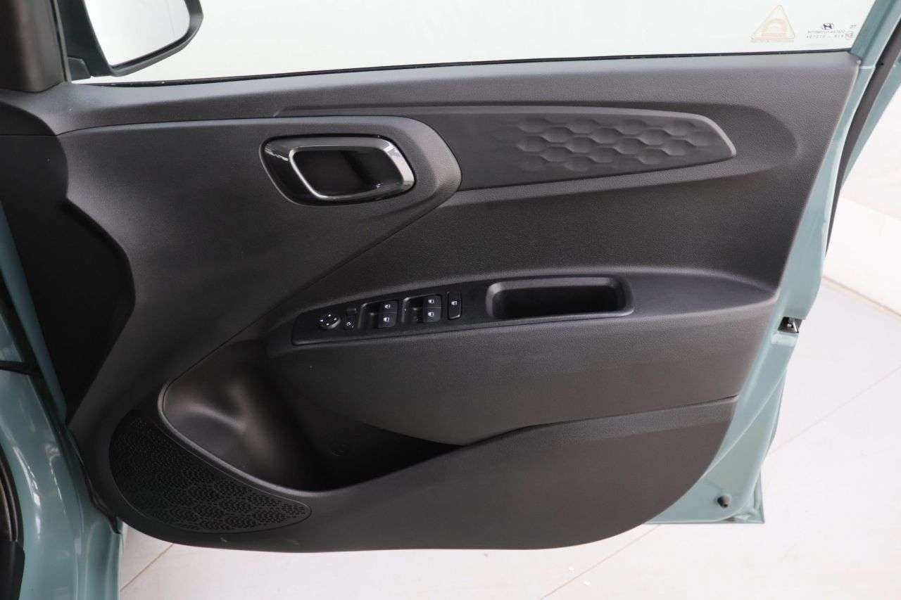 2024 HYUNDAI I10 2024 HYUNDAI I10
