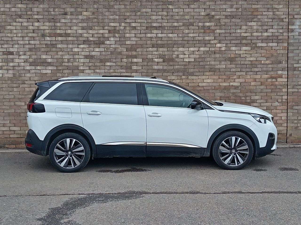 2020 PEUGEOT 5008 2020 PEUGEOT 5008