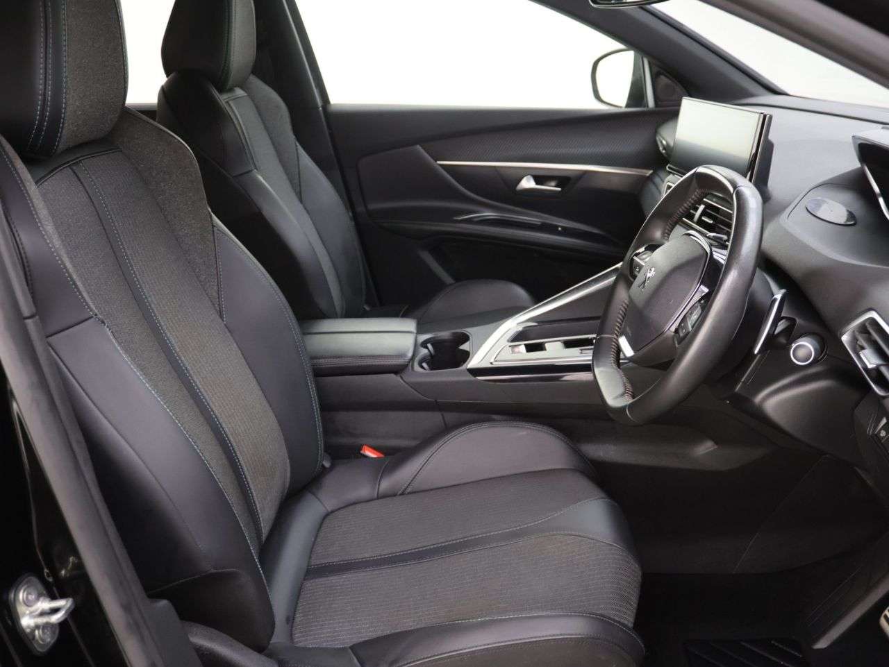 2024 PEUGEOT 5008 2024 PEUGEOT 5008