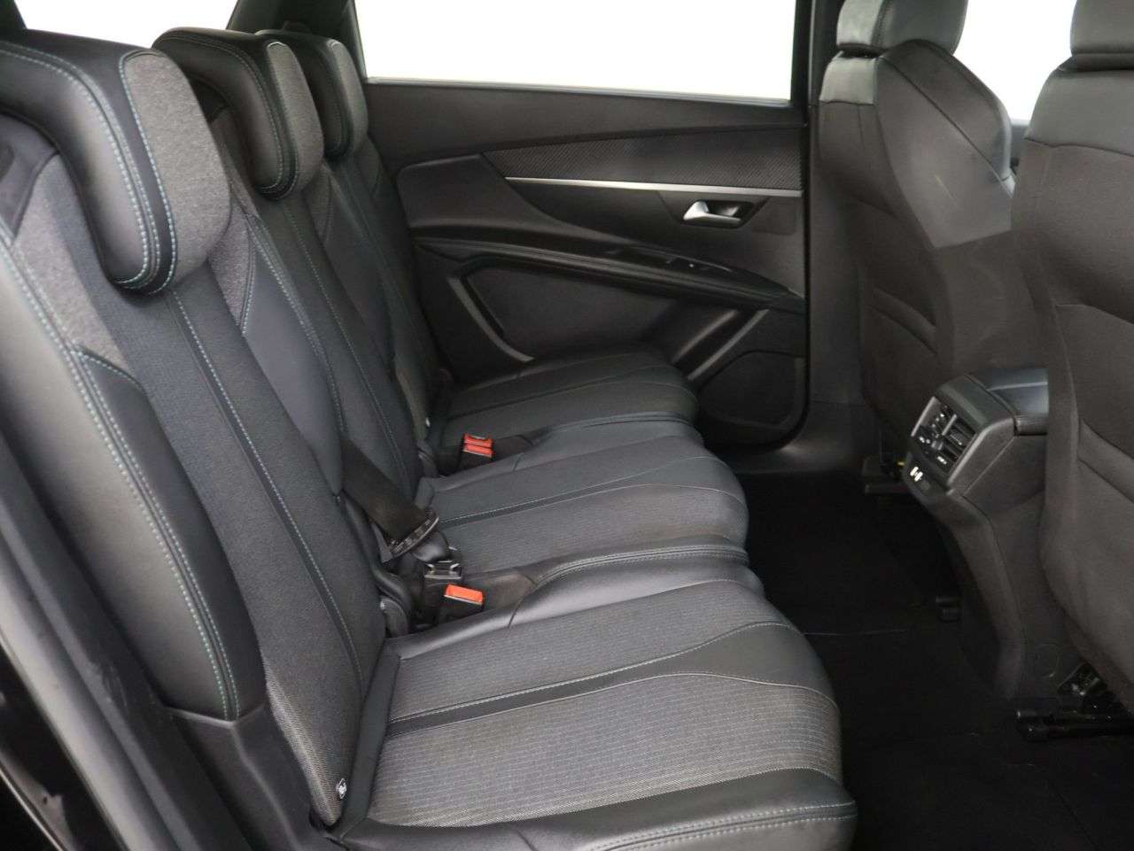 2024 PEUGEOT 5008 2024 PEUGEOT 5008