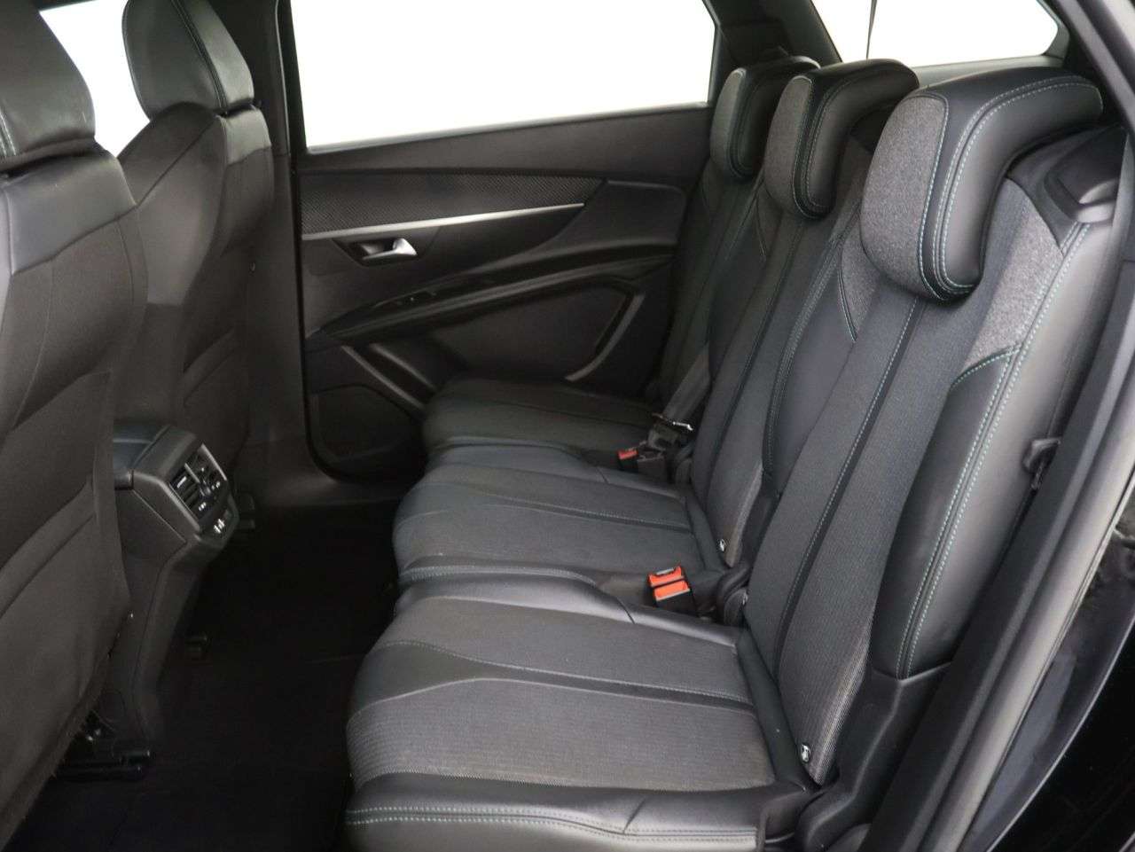 2024 PEUGEOT 5008 2024 PEUGEOT 5008