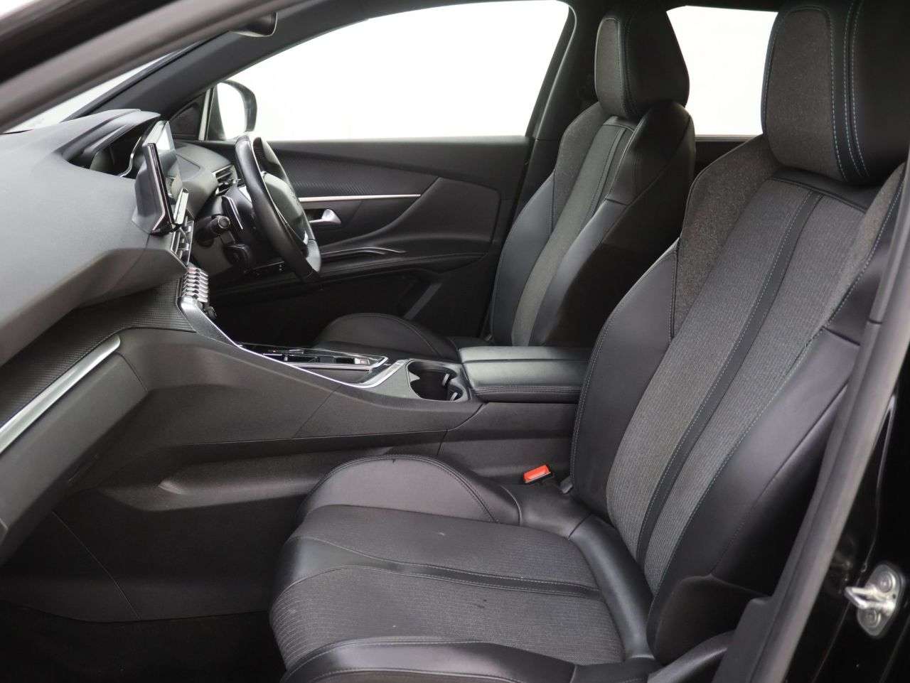 2024 PEUGEOT 5008 2024 PEUGEOT 5008