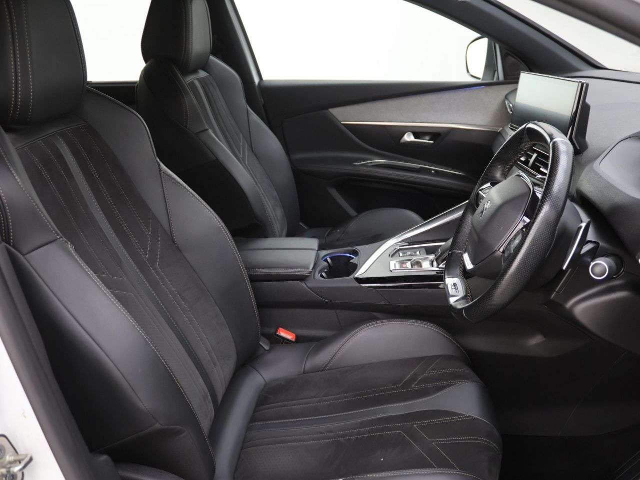 2021 PEUGEOT 5008 2021 PEUGEOT 5008