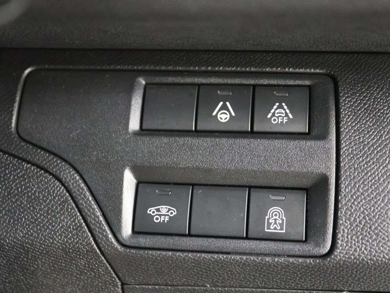 2021 PEUGEOT 5008 2021 PEUGEOT 5008