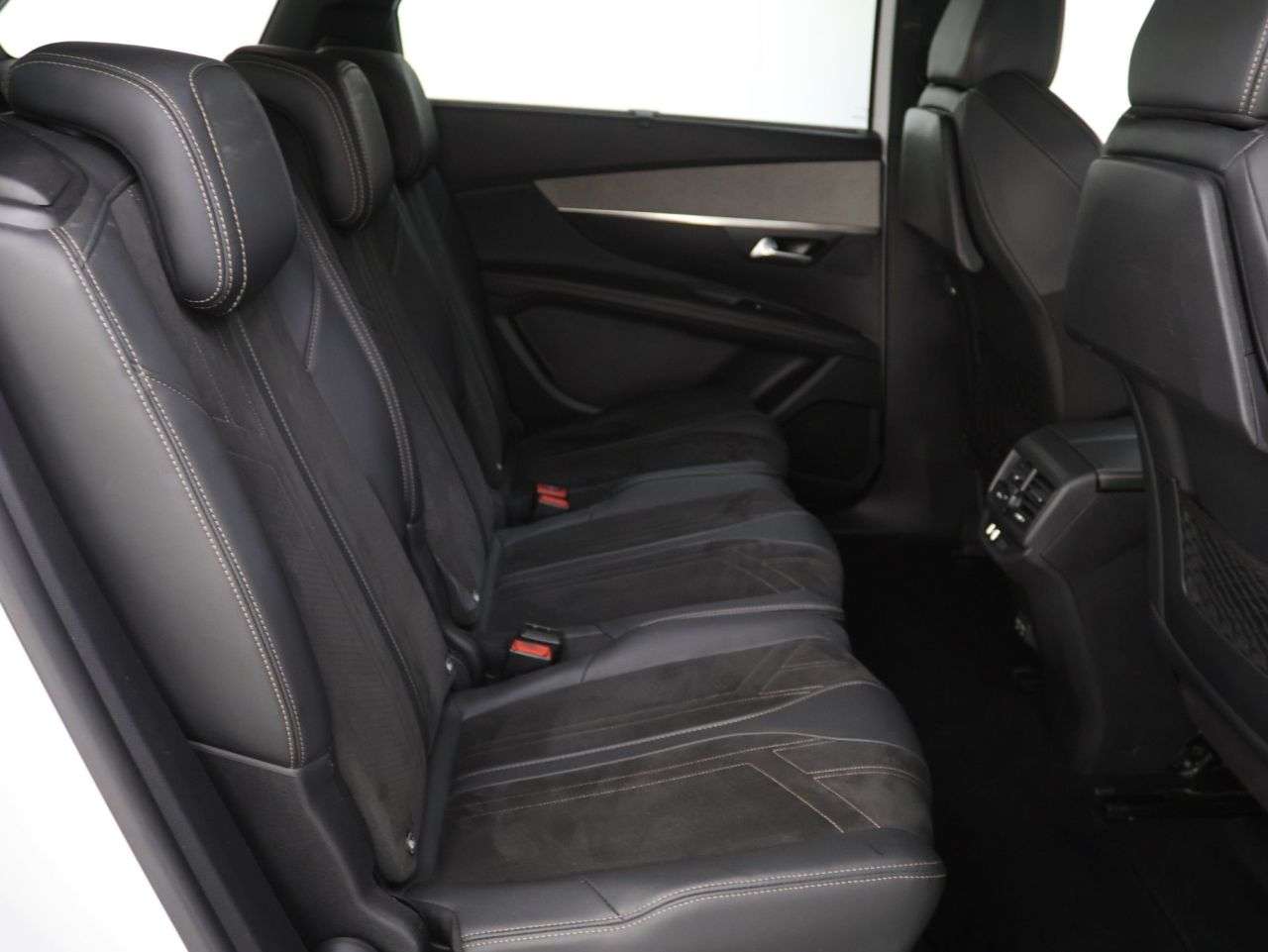 2021 PEUGEOT 5008 2021 PEUGEOT 5008