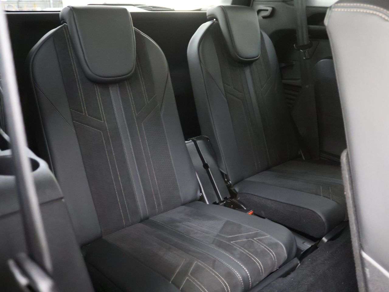 2021 PEUGEOT 5008 2021 PEUGEOT 5008