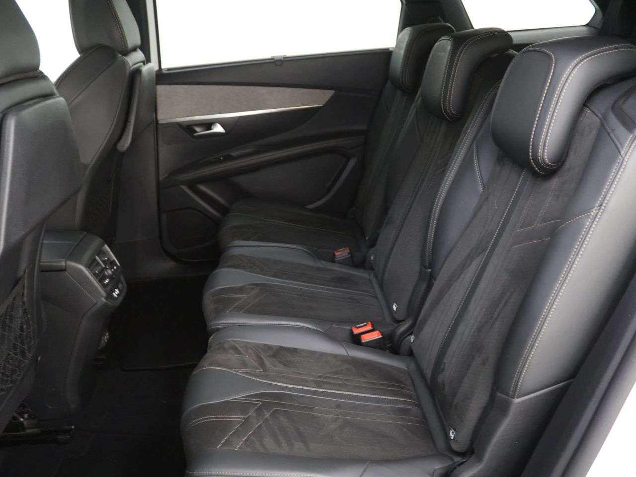 2021 PEUGEOT 5008 2021 PEUGEOT 5008