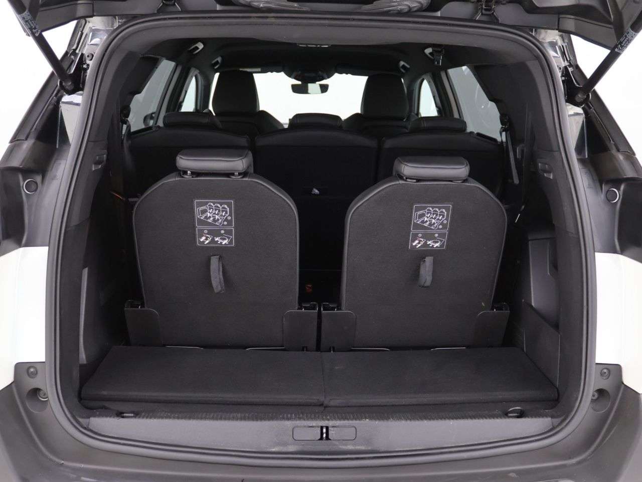2021 PEUGEOT 5008 2021 PEUGEOT 5008