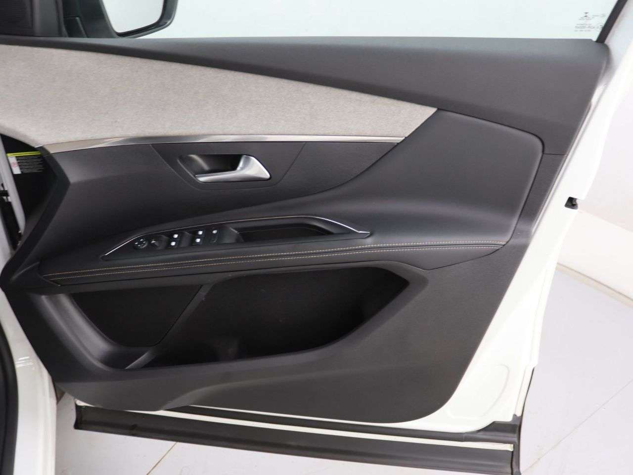 2021 PEUGEOT 5008 2021 PEUGEOT 5008