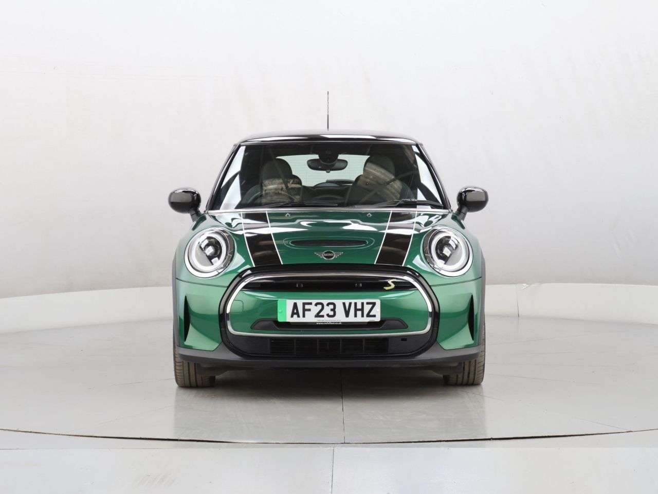 A 2023 MINI ELECTRIC HATCH Cooper SE 32.6kWh Level 2 Hatchback 3dr Electric Auto (184 ps) A 2023 MINI ELECTRIC HATCH Cooper SE 32.6kWh Level 2 Hatchback 3dr Electric Auto (184 ps)