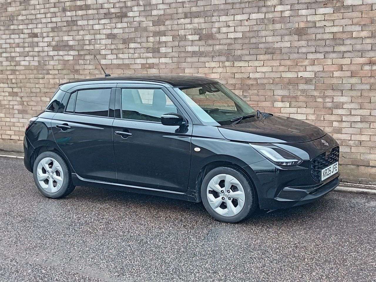 A 2025 SUZUKI SWIFT 1.2 MHEV Motion Hatchback 5dr Petrol Hybrid Manual Euro 6 (s/s) (82 ps) A 2025 SUZUKI SWIFT 1.2 MHEV Motion Hatchback 5dr Petrol Hybrid Manual Euro 6 (s/s) (82 ps)