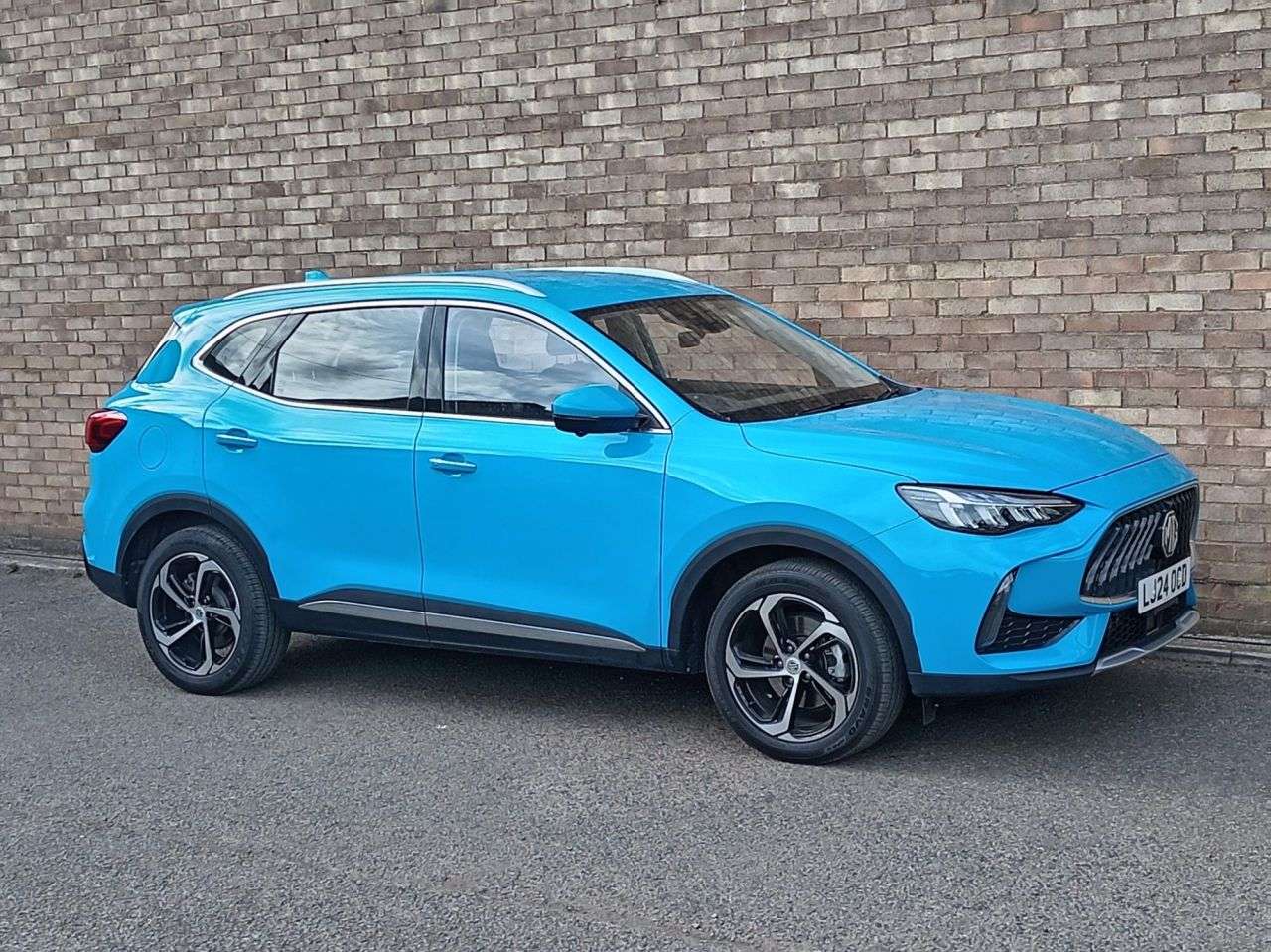 A 2024 MG MG HS 1.5 T-GDI 16.6kWh SE SUV 5dr Petrol Plug-in Hybrid Auto Euro 6 (s/s) (258 p A 2024 MG MG HS 1.5 T-GDI 16.6kWh SE SUV 5dr Petrol Plug-in Hybrid Auto Euro 6 (s/s) (258 p