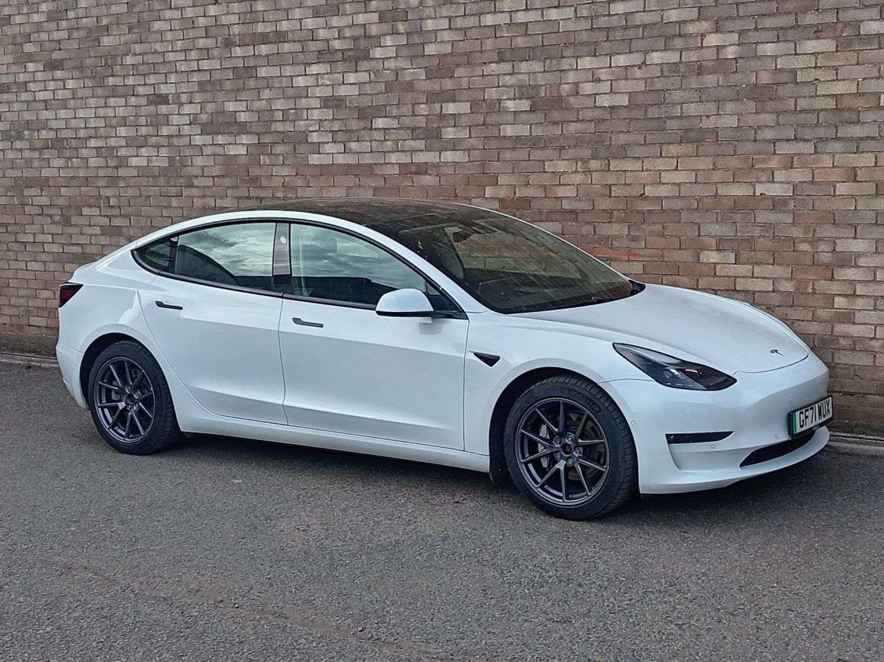 A 2021 TESLA MODEL 3 (Dual Motor) Long Range Saloon 4dr Electric Auto 4WDE (346 ps) A 2021 TESLA MODEL 3 (Dual Motor) Long Range Saloon 4dr Electric Auto 4WDE (346 ps)