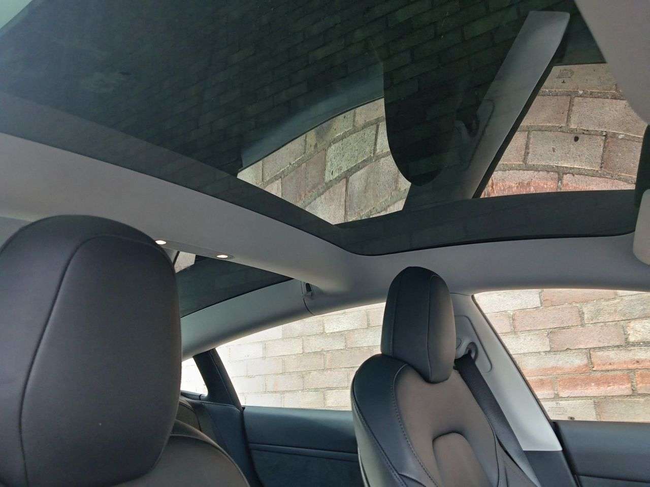 A 2021 TESLA MODEL 3 (Dual Motor) Long Range Saloon 4dr Electric Auto 4WDE (346 ps) A 2021 TESLA MODEL 3 (Dual Motor) Long Range Saloon 4dr Electric Auto 4WDE (346 ps)
