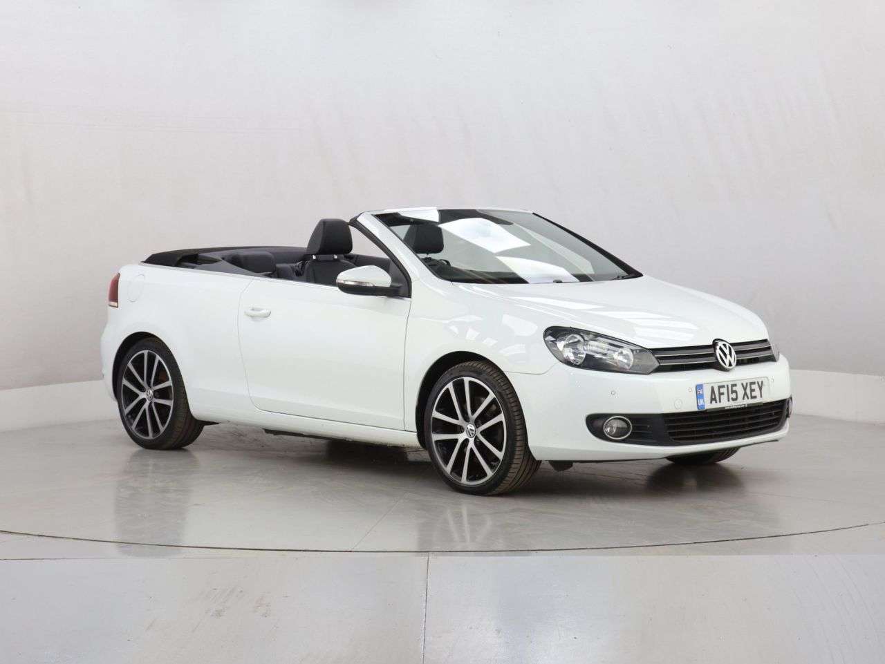 A 2015 VOLKSWAGEN GOLF 2.0 TDI BlueMotion Tech GT Cabriolet 2dr Diesel Manual Euro 5 (s/s) (140 ps A 2015 VOLKSWAGEN GOLF 2.0 TDI BlueMotion Tech GT Cabriolet 2dr Diesel Manual Euro 5 (s/s) (140 ps
