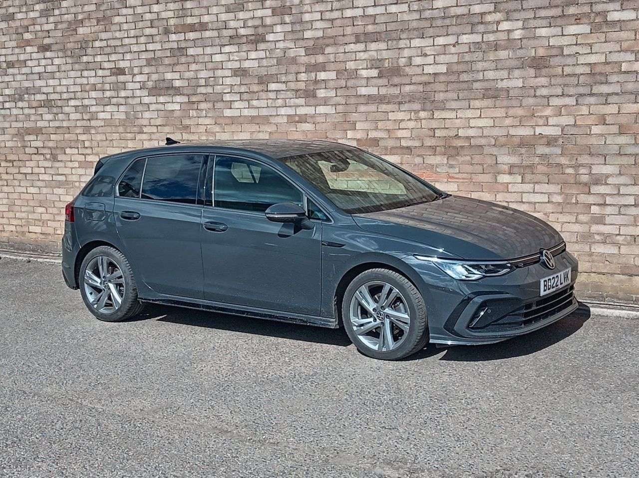 A 2022 VOLKSWAGEN GOLF 1.5 TSI R-Line Hatchback 5dr Petrol Manual Euro 6 (s/s) (150 ps) A 2022 VOLKSWAGEN GOLF 1.5 TSI R-Line Hatchback 5dr Petrol Manual Euro 6 (s/s) (150 ps)