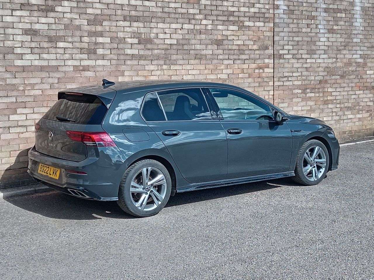 A 2022 VOLKSWAGEN GOLF 1.5 TSI R-Line Hatchback 5dr Petrol Manual Euro 6 (s/s) (150 ps) A 2022 VOLKSWAGEN GOLF 1.5 TSI R-Line Hatchback 5dr Petrol Manual Euro 6 (s/s) (150 ps)
