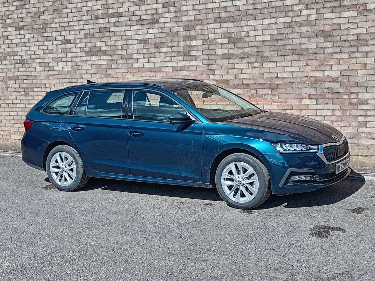 A 2022 SKODA OCTAVIA 1.4 TSI iV 13kWh SE Technology Estate 5dr Petrol Plug-in Hybrid DSG Euro 6 A 2022 SKODA OCTAVIA 1.4 TSI iV 13kWh SE Technology Estate 5dr Petrol Plug-in Hybrid DSG Euro 6