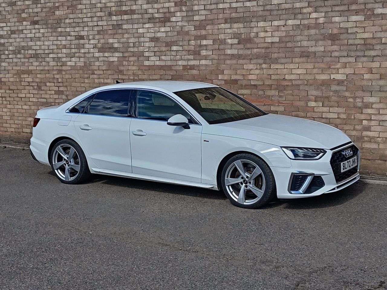 A 2022 AUDI A4 2.0 TFSI 35 S line Saloon 4dr Petrol S Tronic Euro 6 (s/s) (150 ps) A 2022 AUDI A4 2.0 TFSI 35 S line Saloon 4dr Petrol S Tronic Euro 6 (s/s) (150 ps)
