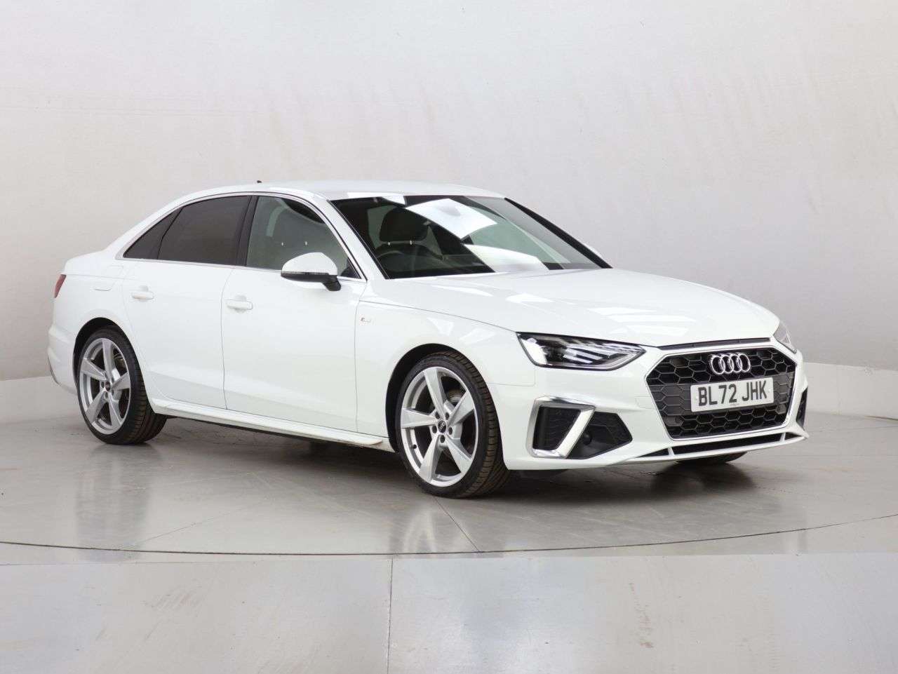 A 2022 AUDI A4 2.0 TFSI 35 S line Saloon 4dr Petrol S Tronic Euro 6 (s/s) (150 ps) A 2022 AUDI A4 2.0 TFSI 35 S line Saloon 4dr Petrol S Tronic Euro 6 (s/s) (150 ps)