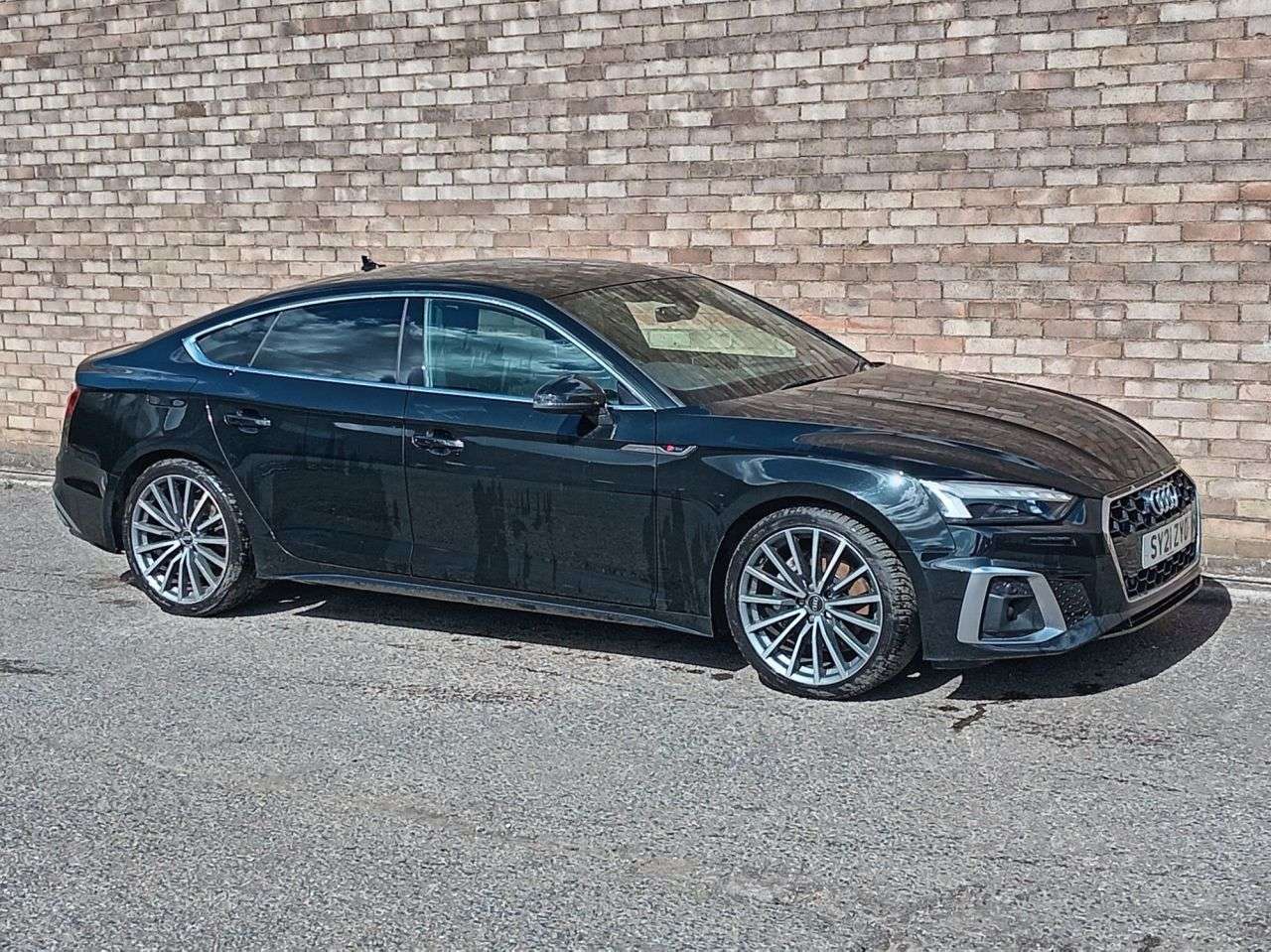 A 2021 AUDI A5 2.0 TFSI 40 S line Sportback 5dr Petrol S Tronic Euro 6 (s/s) (204 ps) A 2021 AUDI A5 2.0 TFSI 40 S line Sportback 5dr Petrol S Tronic Euro 6 (s/s) (204 ps)