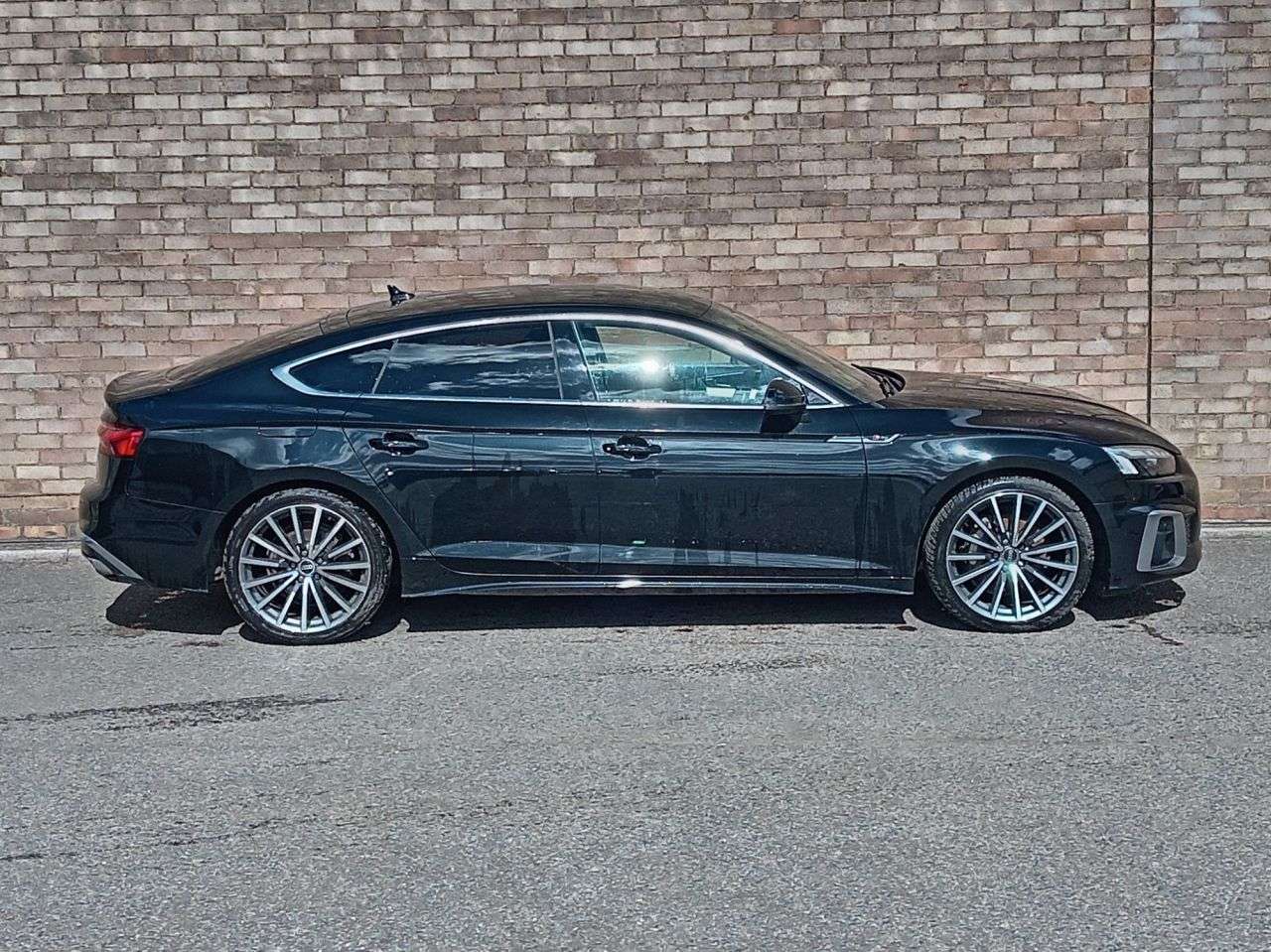 A 2021 AUDI A5 2.0 TFSI 40 S line Sportback 5dr Petrol S Tronic Euro 6 (s/s) (204 ps) A 2021 AUDI A5 2.0 TFSI 40 S line Sportback 5dr Petrol S Tronic Euro 6 (s/s) (204 ps)