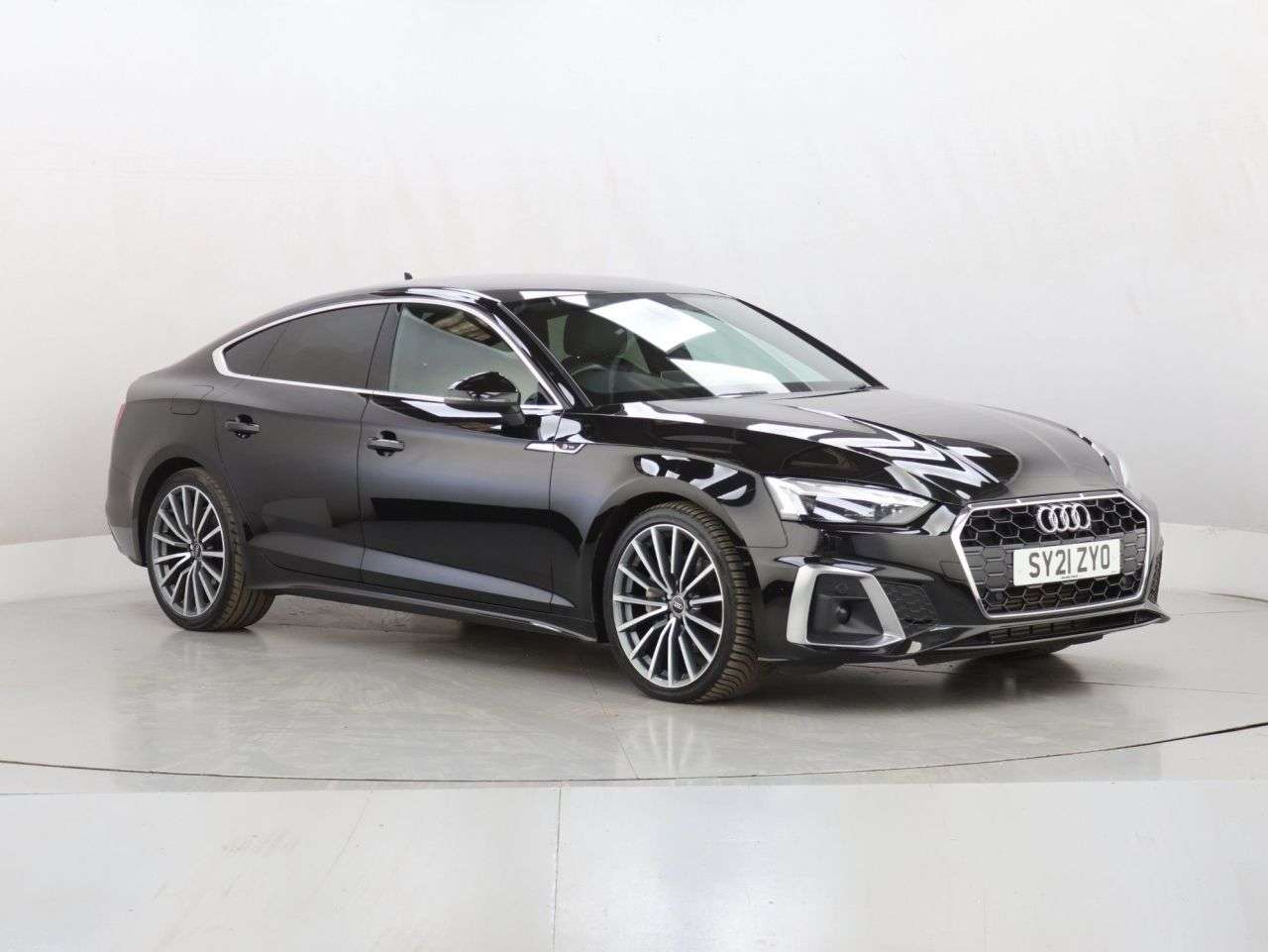 A 2021 AUDI A5 2.0 TFSI 40 S line Sportback 5dr Petrol S Tronic Euro 6 (s/s) (204 ps) A 2021 AUDI A5 2.0 TFSI 40 S line Sportback 5dr Petrol S Tronic Euro 6 (s/s) (204 ps)