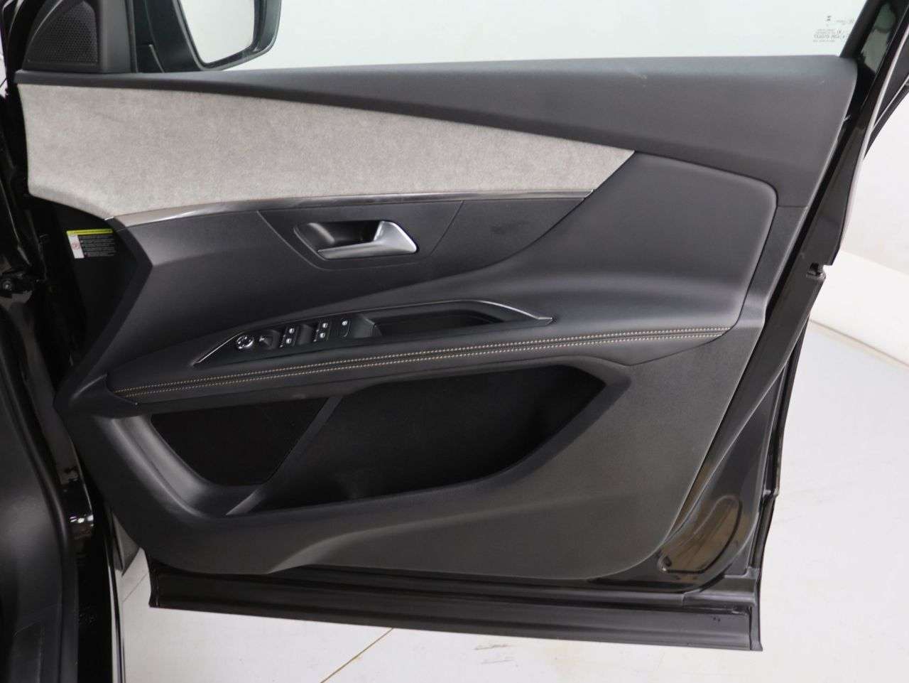 2023 PEUGEOT 3008 2023 PEUGEOT 3008
