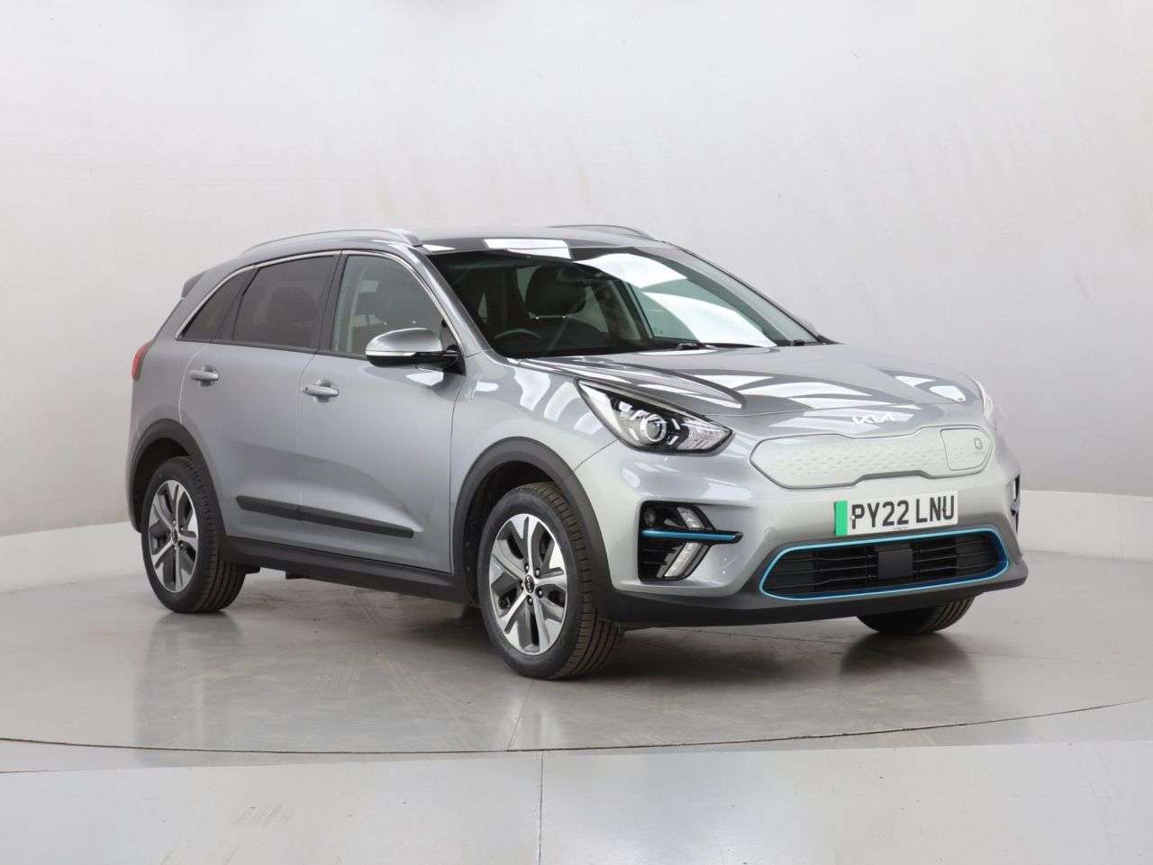 A 2022 KIA NIRO 64kWh 2 SUV 5dr Electric Auto (201 bhp) A 2022 KIA NIRO 64kWh 2 SUV 5dr Electric Auto (201 bhp)