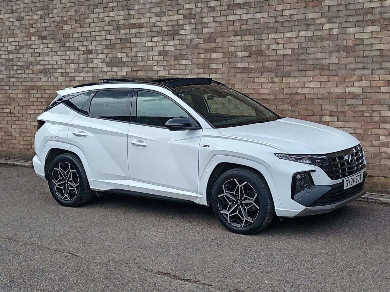 A 2024 HYUNDAI TUCSON 1.6 T-GDi 13.8kWh N Line S SUV 5dr Petrol Plug-in Hybrid Auto 4WD Euro 6 (s A 2024 HYUNDAI TUCSON 1.6 T-GDi 13.8kWh N Line S SUV 5dr Petrol Plug-in Hybrid Auto 4WD Euro 6 (s
