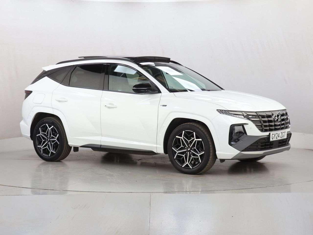 A 2024 HYUNDAI TUCSON 1.6 T-GDi 13.8kWh N Line S SUV 5dr Petrol Plug-in Hybrid Auto 4WD Euro 6 (s A 2024 HYUNDAI TUCSON 1.6 T-GDi 13.8kWh N Line S SUV 5dr Petrol Plug-in Hybrid Auto 4WD Euro 6 (s