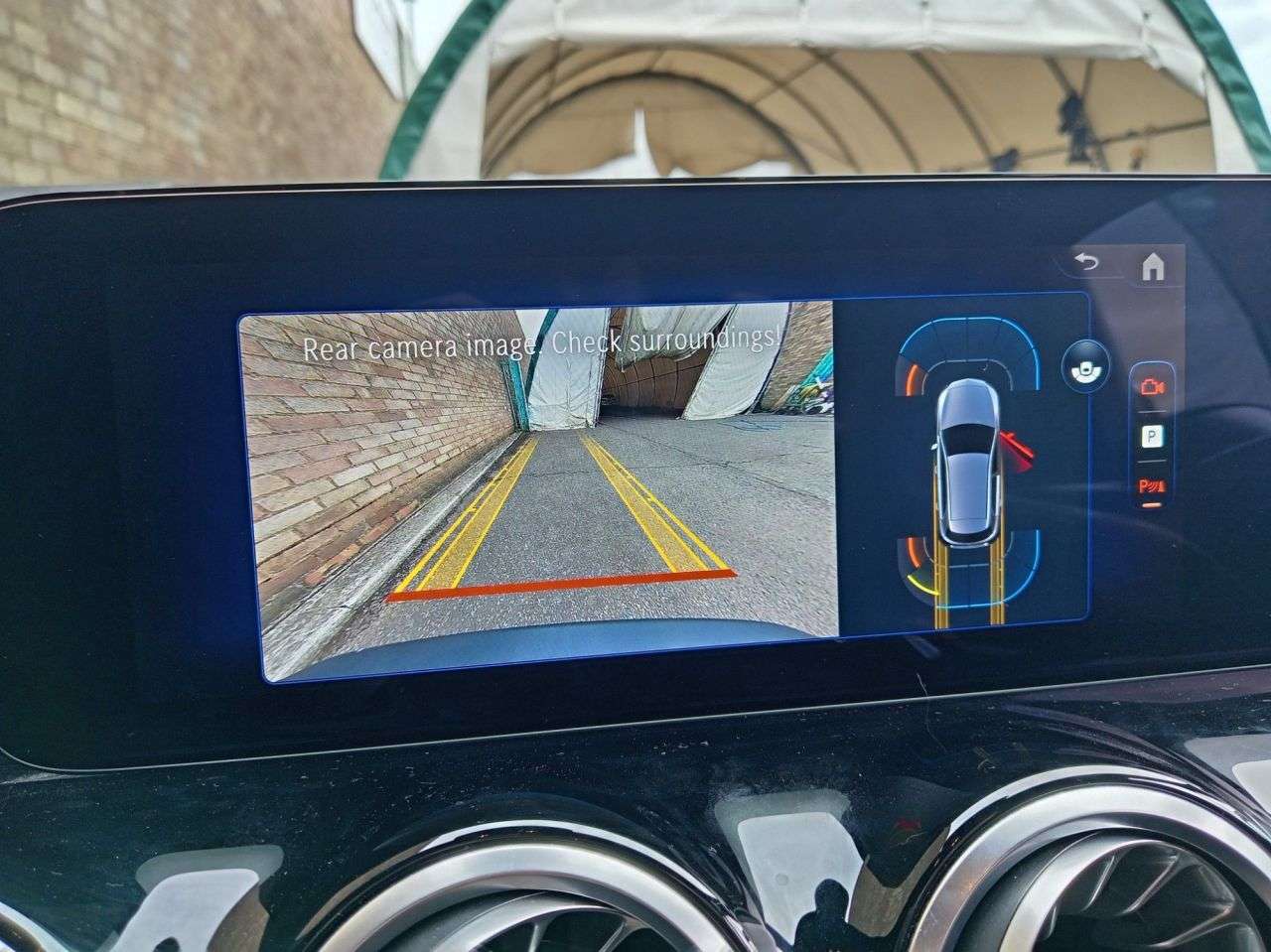 A 2025 MERCEDES-BENZ EQA EQA 250+ 70.5kWh Sport (Executive) SUV 5dr Electric Auto (190 ps) A 2025 MERCEDES-BENZ EQA EQA 250+ 70.5kWh Sport (Executive) SUV 5dr Electric Auto (190 ps)