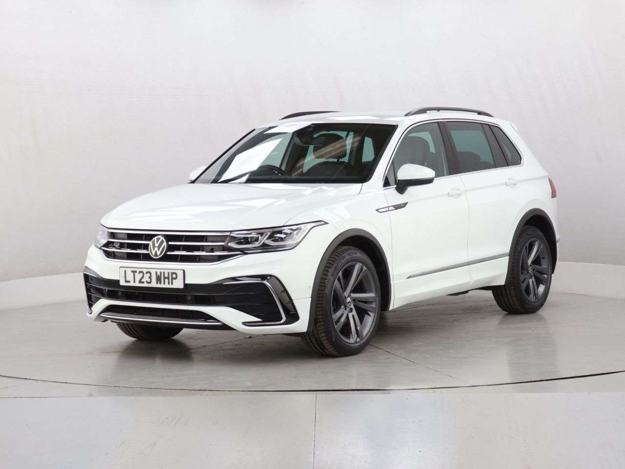 A 2023 VOLKSWAGEN TIGUAN 1.5 TSI R-Line Edition SUV 5dr Petrol DSG Euro 6 (s/s) (150 ps) A 2023 VOLKSWAGEN TIGUAN 1.5 TSI R-Line Edition SUV 5dr Petrol DSG Euro 6 (s/s) (150 ps)