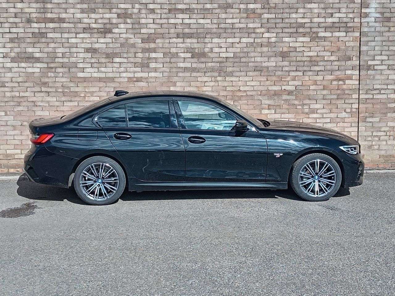 A 2022 BMW 3 SERIES 2.0 330e 12kWh M Sport Saloon 4dr Petrol Plug-in Hybrid Auto Euro 6 (s/s) ( A 2022 BMW 3 SERIES 2.0 330e 12kWh M Sport Saloon 4dr Petrol Plug-in Hybrid Auto Euro 6 (s/s) (