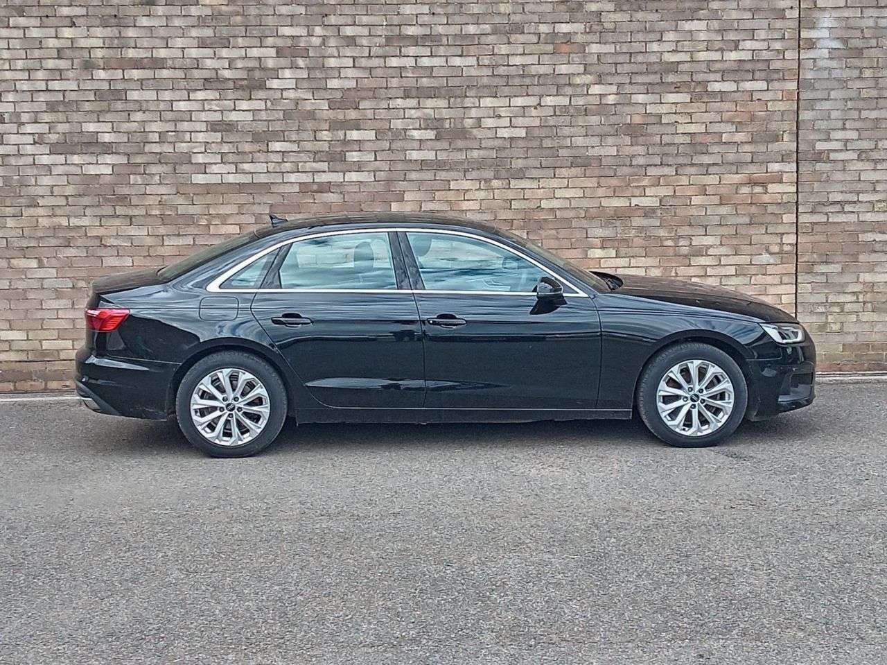 A 2022 AUDI A4 2.0 TFSI 35 Technik Saloon 4dr Petrol S Tronic Euro 6 (s/s) (150 ps) A 2022 AUDI A4 2.0 TFSI 35 Technik Saloon 4dr Petrol S Tronic Euro 6 (s/s) (150 ps)