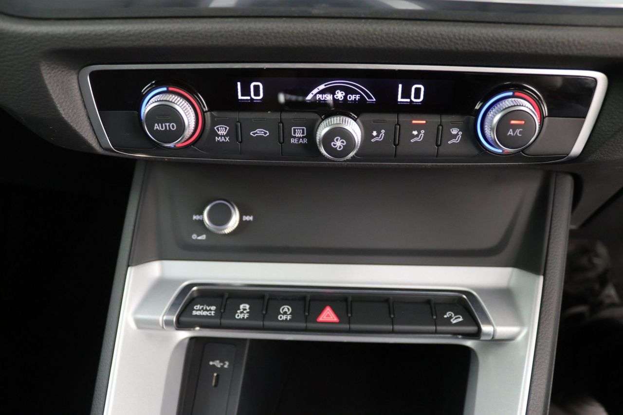 2022 AUDI Q3 2022 AUDI Q3