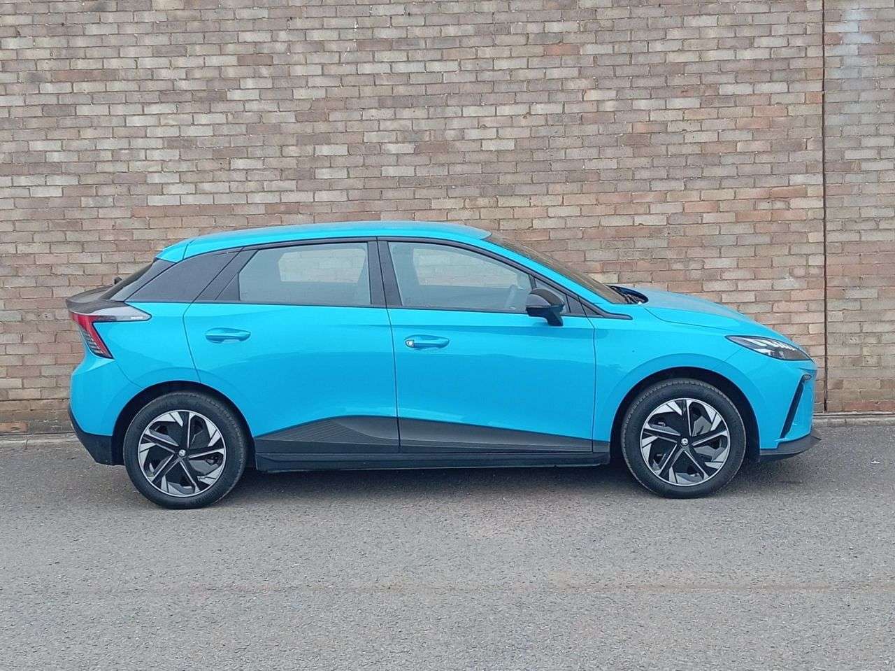A 2023 MG MG 4 51kWh SE Hatchback 5dr Electric Auto (170 ps) A 2023 MG MG 4 51kWh SE Hatchback 5dr Electric Auto (170 ps)