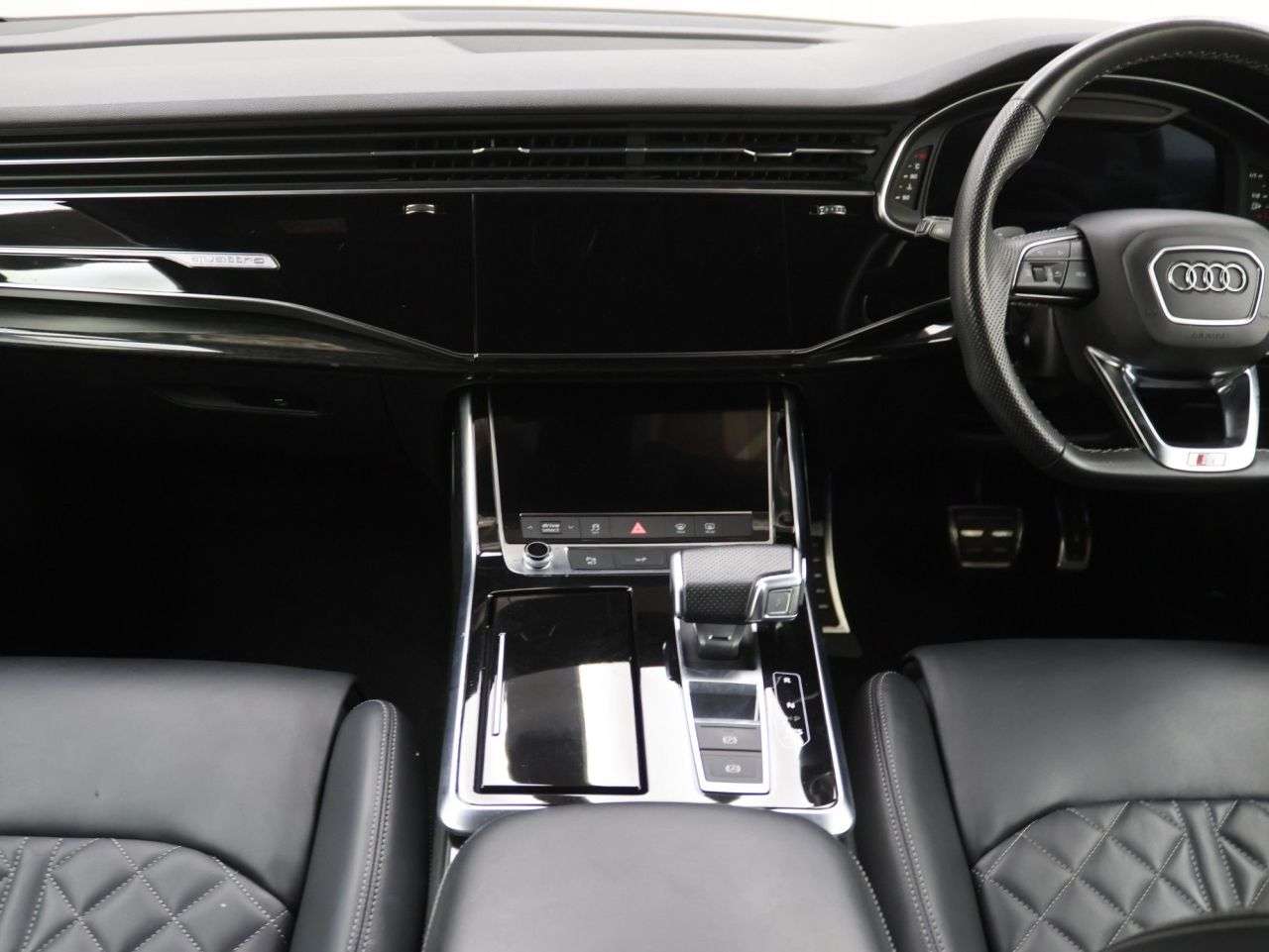 2022 AUDI SQ7 2022 AUDI SQ7