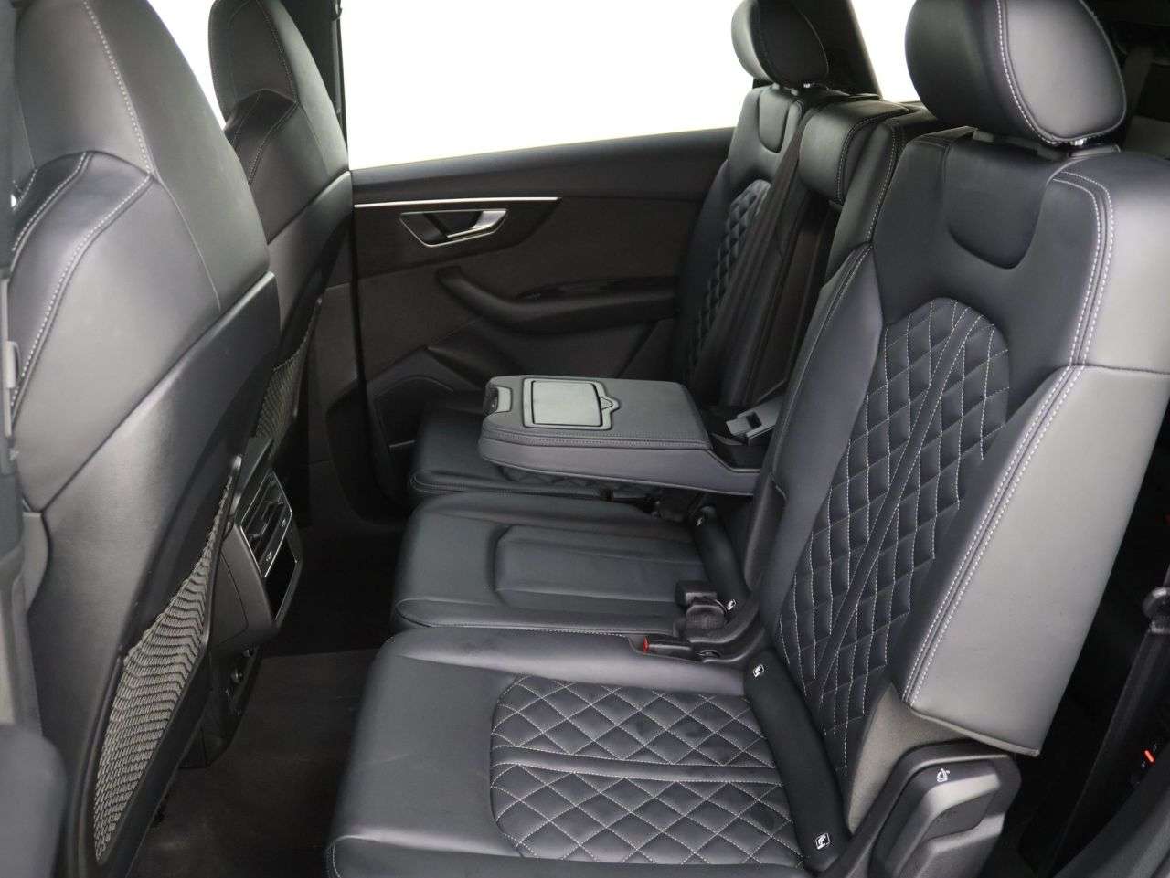 2022 AUDI SQ7 2022 AUDI SQ7