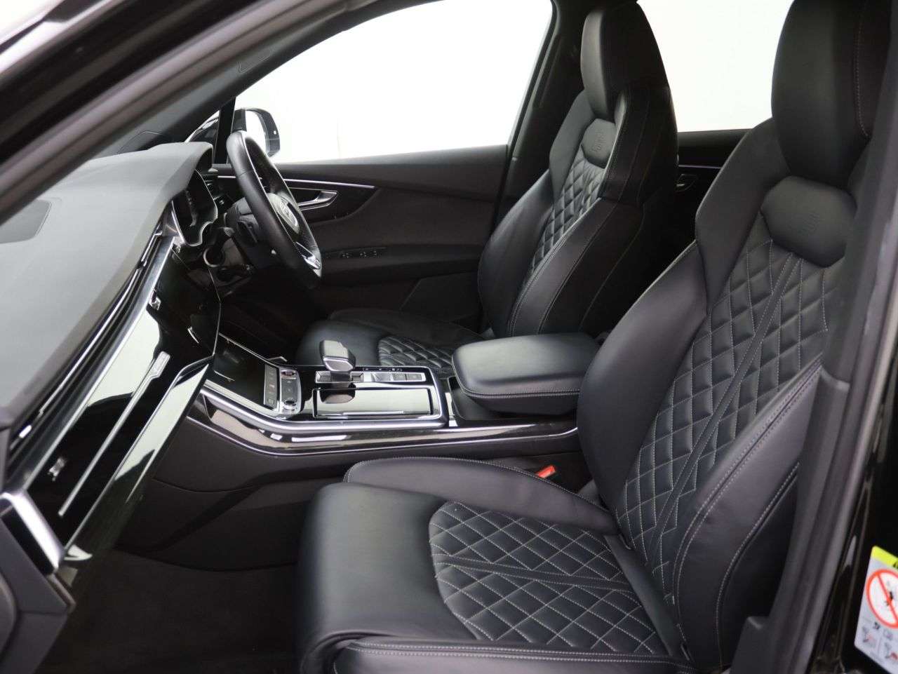 2022 AUDI SQ7 2022 AUDI SQ7