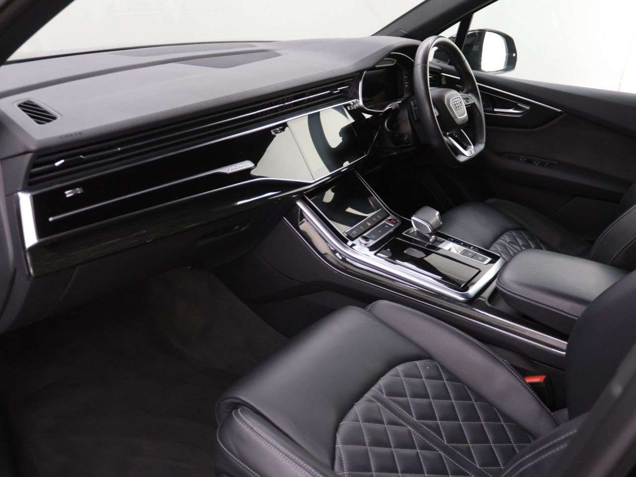 2022 AUDI SQ7 2022 AUDI SQ7