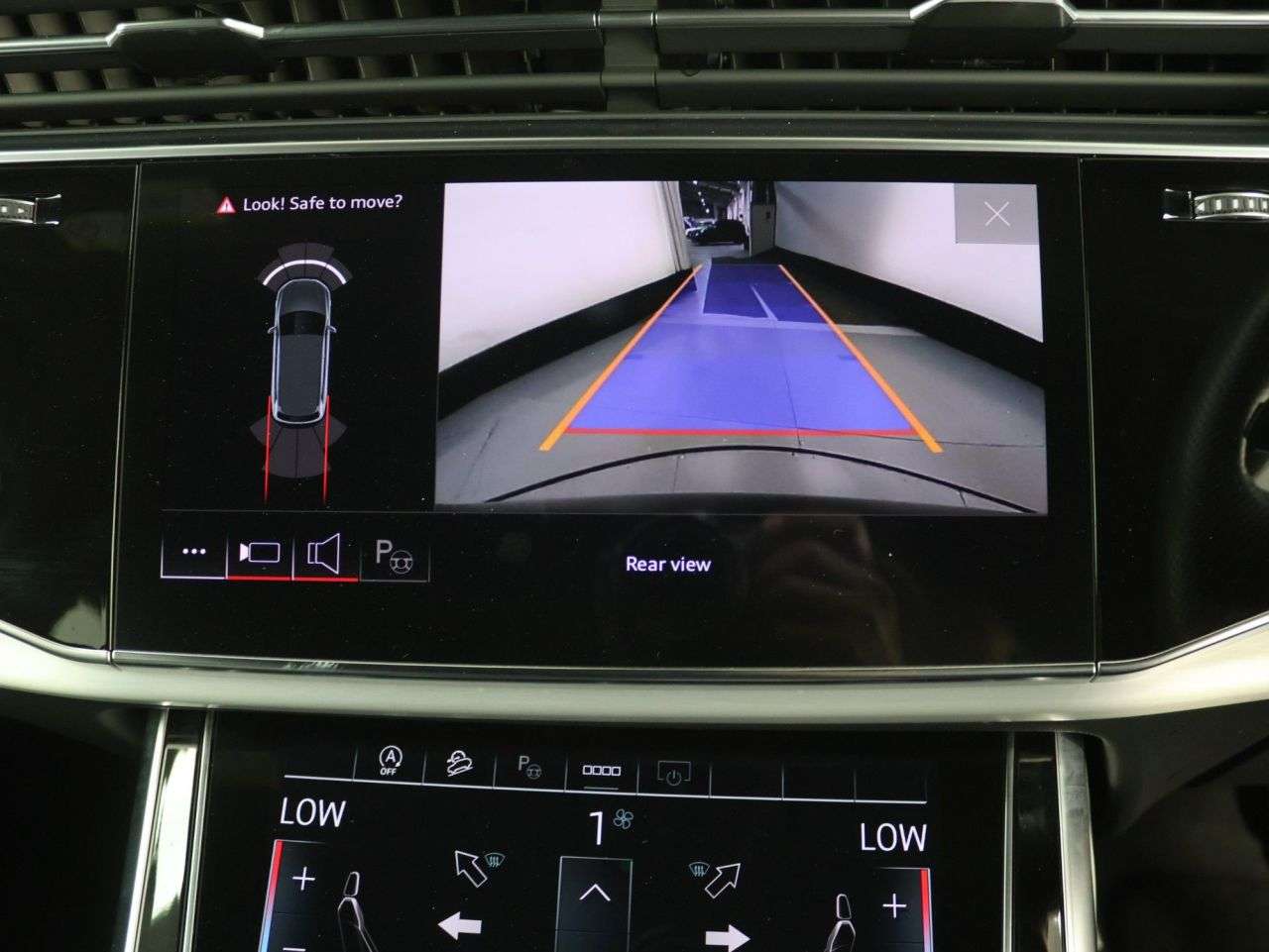 2022 AUDI SQ7 2022 AUDI SQ7