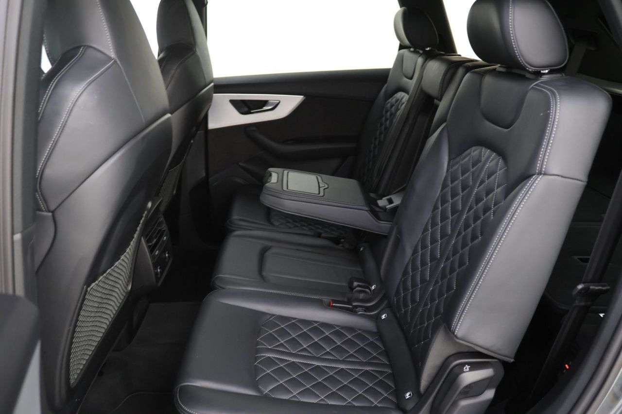 2022 AUDI SQ7 2022 AUDI SQ7