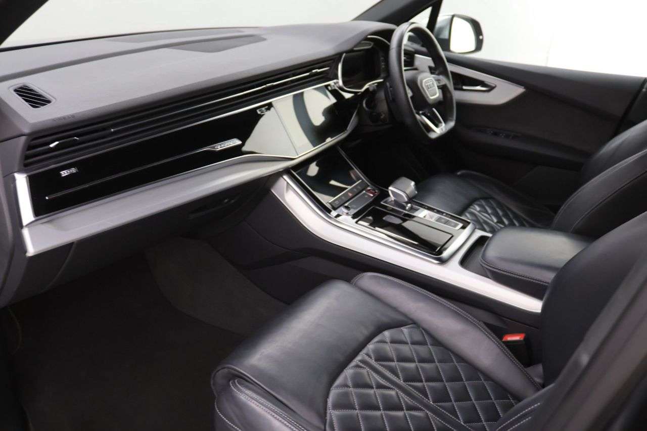 2022 AUDI SQ7 2022 AUDI SQ7