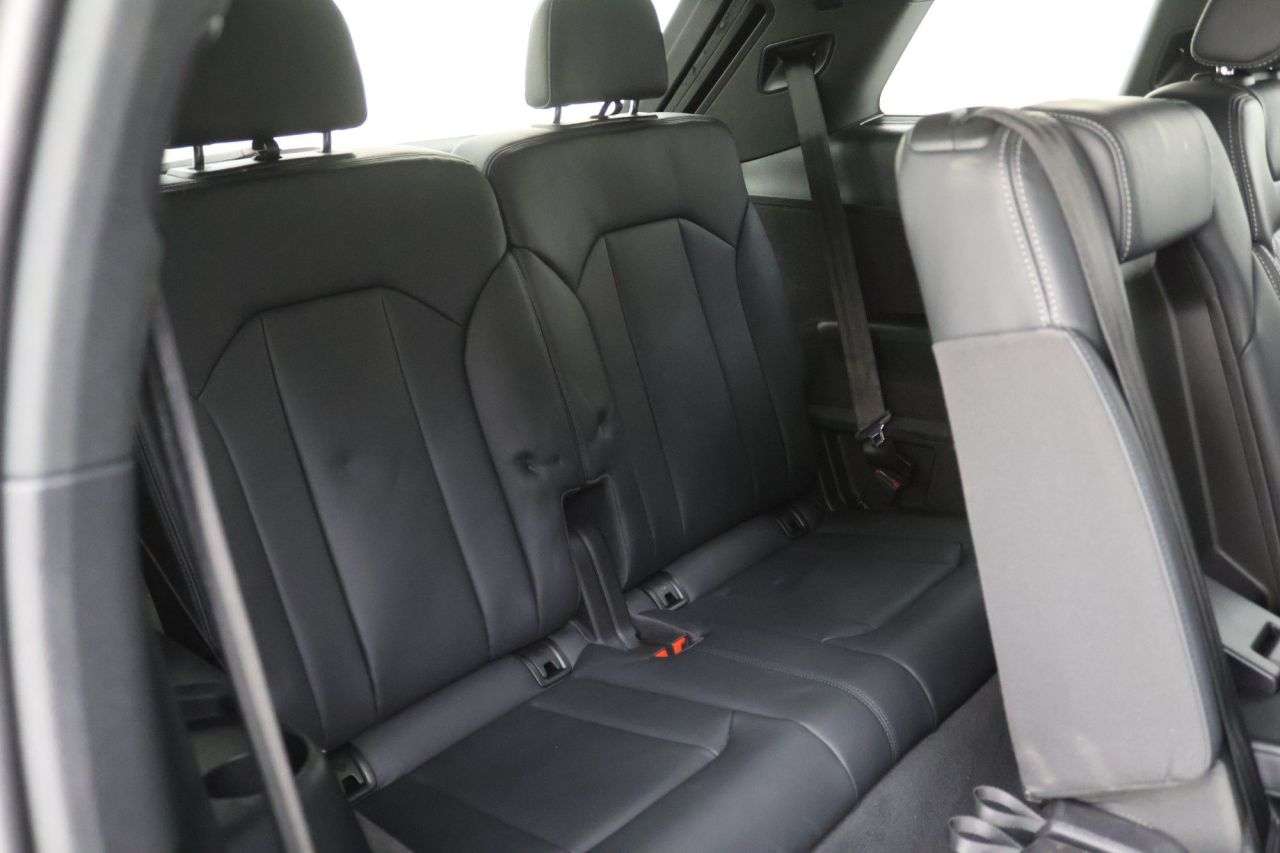 2022 AUDI SQ7 2022 AUDI SQ7