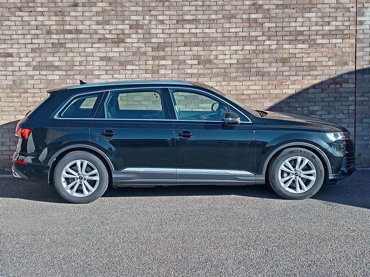 A 2022 AUDI Q7 3.0 TFSI V6 55 Sport SUV 5dr Petrol Tiptronic quattro Euro 6 (s/s) (340 ps) A 2022 AUDI Q7 3.0 TFSI V6 55 Sport SUV 5dr Petrol Tiptronic quattro Euro 6 (s/s) (340 ps)