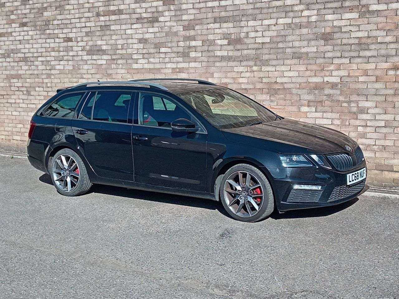 A 2018 SKODA OCTAVIA 2.0 TDI vRS Estate 5dr Diesel DSG 7Spd Euro 6 (s/s) (184 ps) A 2018 SKODA OCTAVIA 2.0 TDI vRS Estate 5dr Diesel DSG 7Spd Euro 6 (s/s) (184 ps)