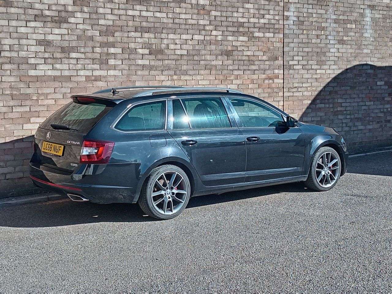 A 2018 SKODA OCTAVIA 2.0 TDI vRS Estate 5dr Diesel DSG 7Spd Euro 6 (s/s) (184 ps) A 2018 SKODA OCTAVIA 2.0 TDI vRS Estate 5dr Diesel DSG 7Spd Euro 6 (s/s) (184 ps)