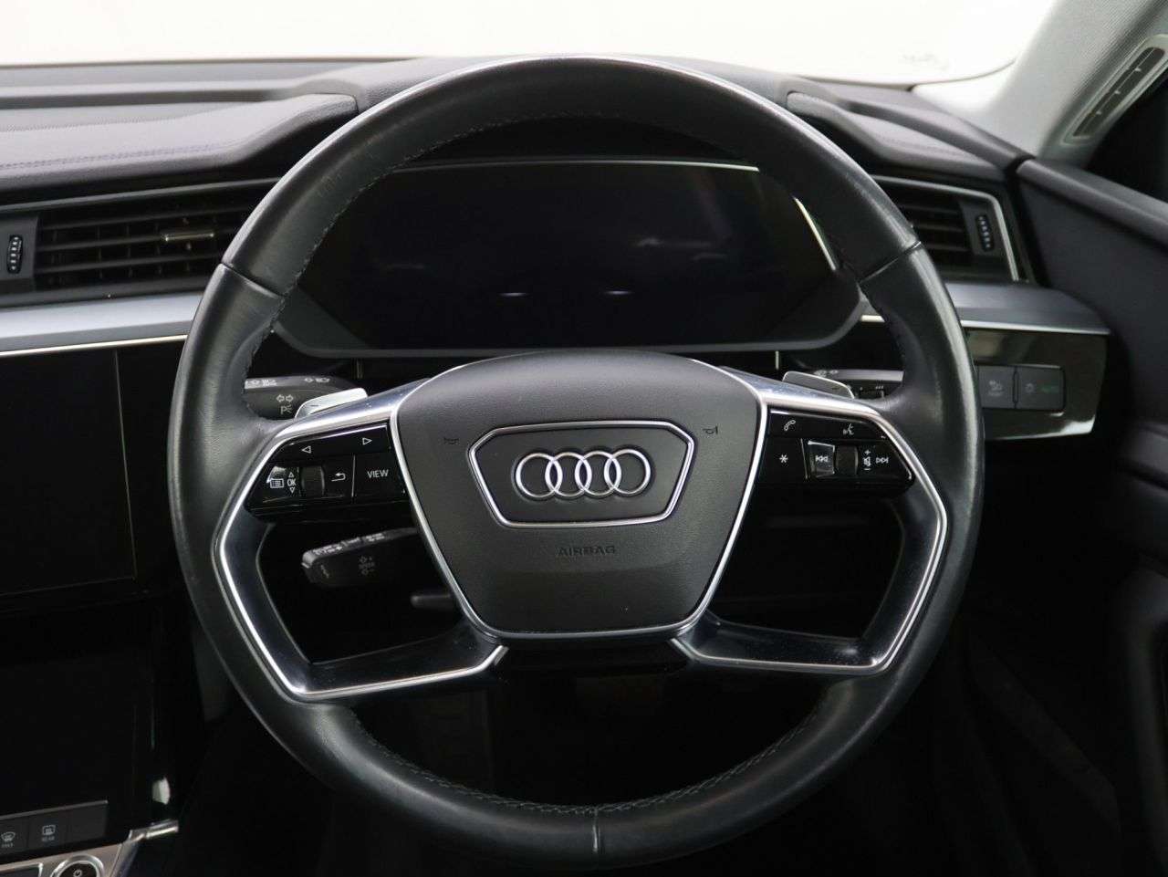 2022 AUDI E-TRON 2022 AUDI E-TRON