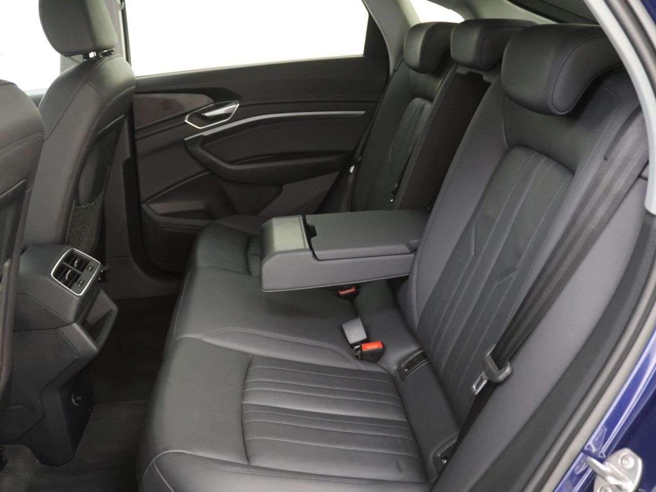 2022 AUDI E-TRON 2022 AUDI E-TRON
